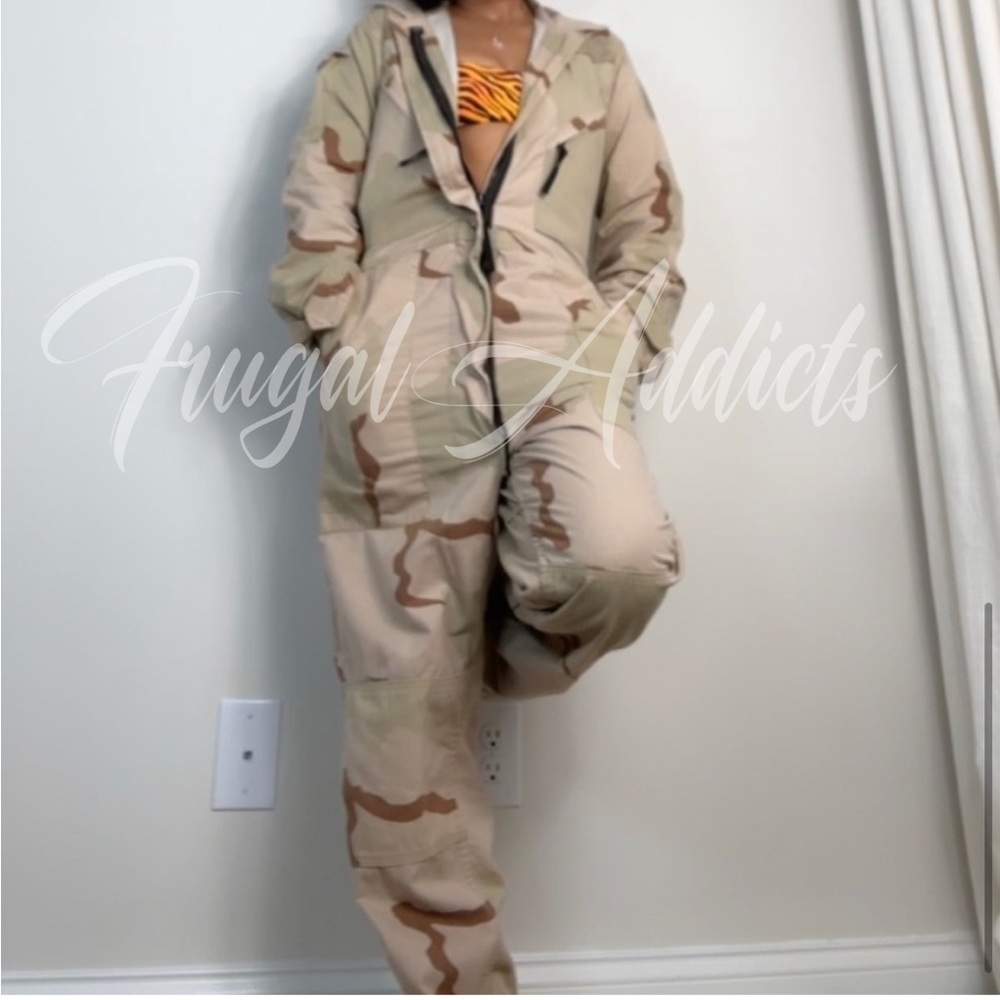 RARE VINTAGE UNISEX Official Military Special Unit Desert Camouflage Coveralls M